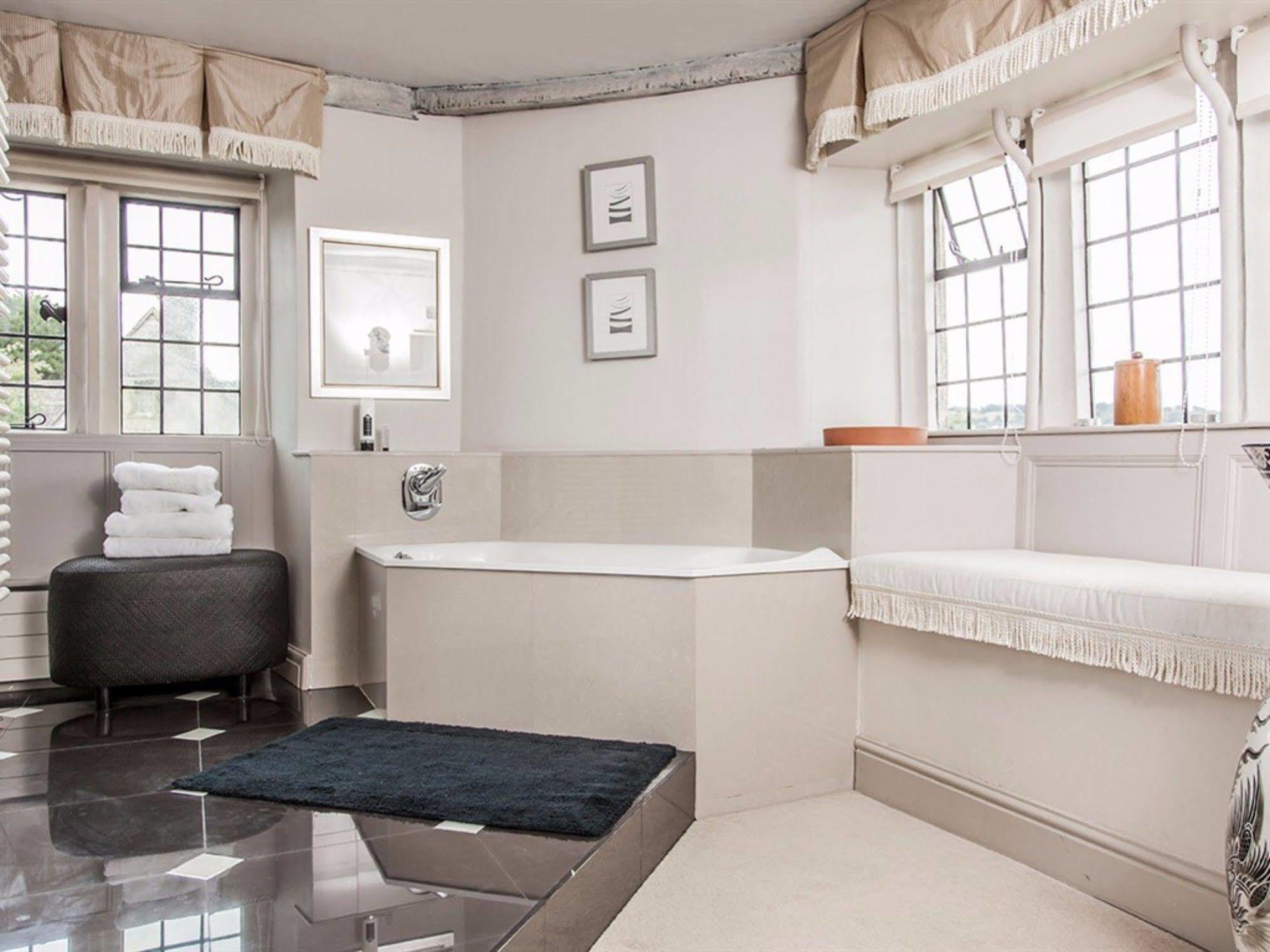 Court House Manor Luxury B&B Painswick Exterior photo